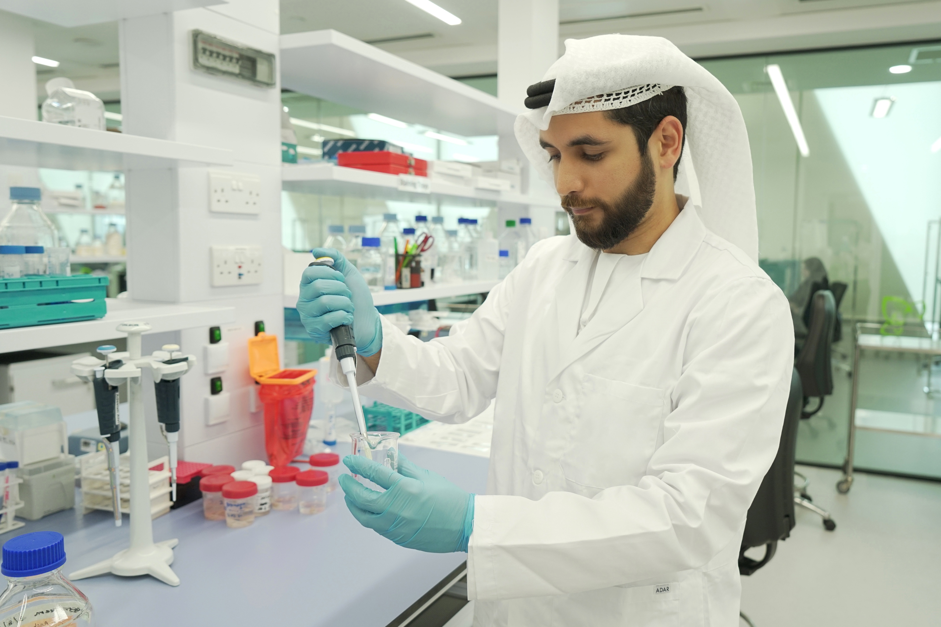 Emirati student on the path to genomic expertise